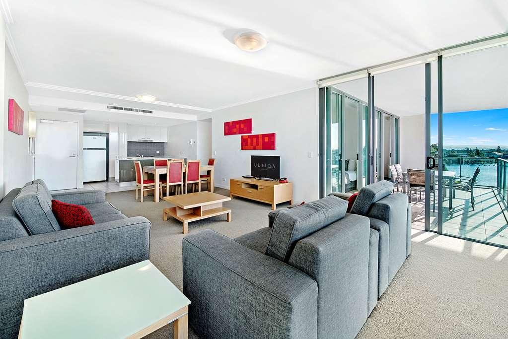 Ultiqa Freshwater Point Resort Broadbeach Гоулд Коуст Стая снимка