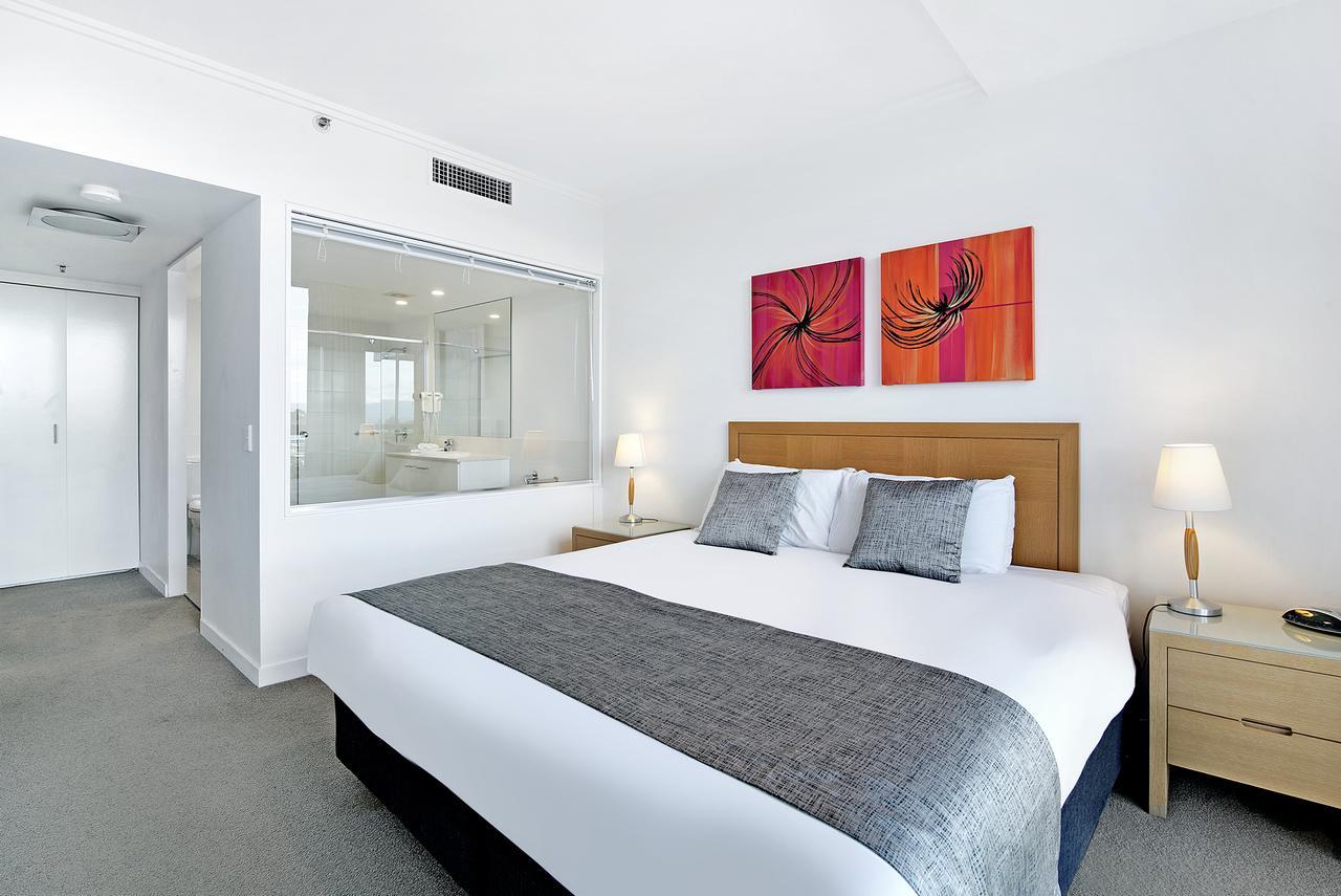 Ultiqa Freshwater Point Resort Broadbeach Гоулд Коуст Екстериор снимка