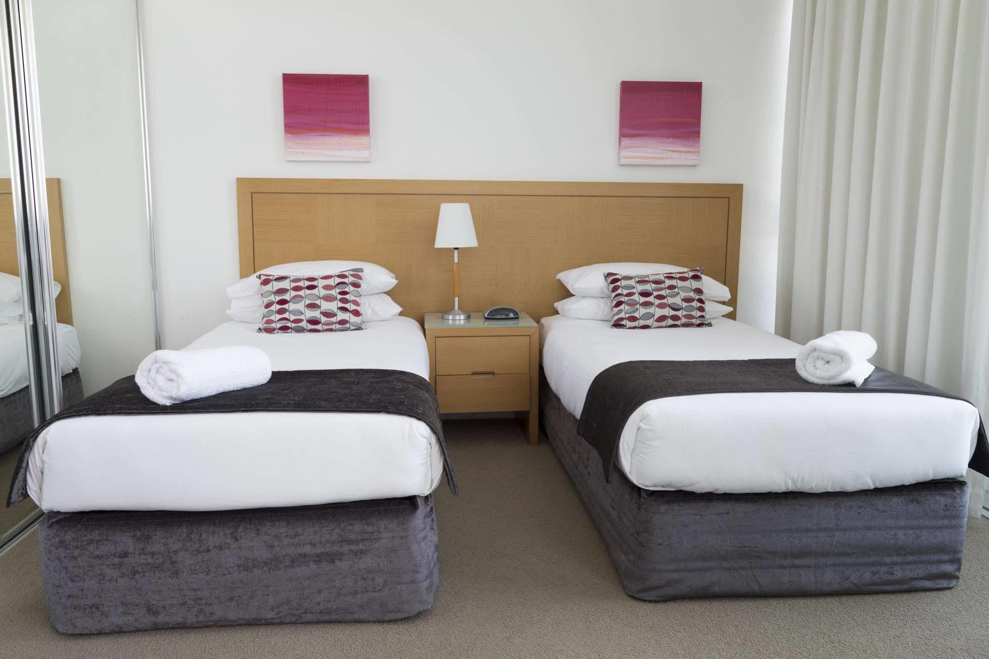 Ultiqa Freshwater Point Resort Broadbeach Гоулд Коуст Екстериор снимка